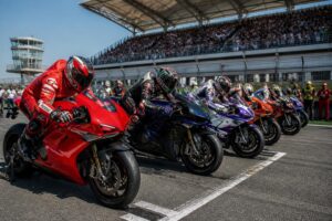 découvrez ce que la grille de départ du moto gp révèle sur la course à venir et analysez la formation des pilotes avant le grand départ.