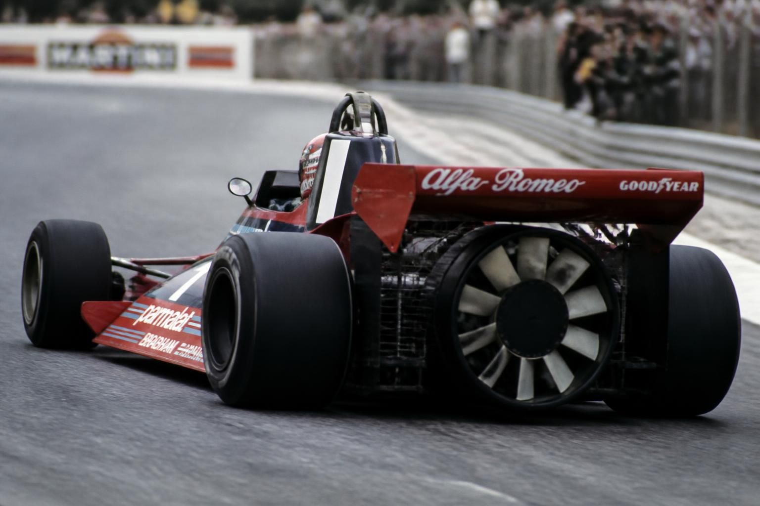 découvrez comment la brabham bt46b a transformé la formule 1 en 1978 grâce à ses innovations techniques révolutionnaires qui ont marqué l'histoire de la course.