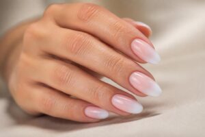 découvrez la tendance baby boomer sur ongle, une technique de manucure élégante qui allie douceur et modernité pour sublimer vos mains avec style.