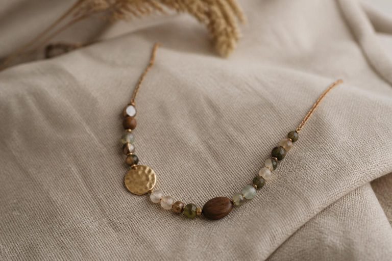 découvrez comment choisir un collier bohème chic alliant élégance et simplicité pour sublimer votre style au quotidien.